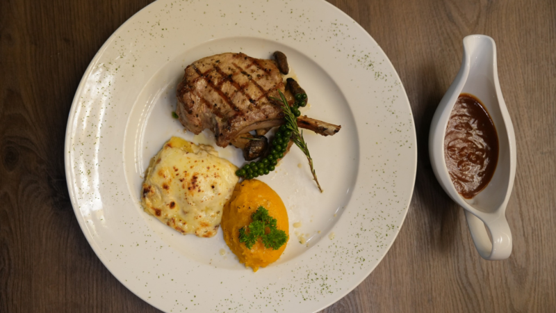 Sườn Heo Iberico tại Cardi Pizzeria