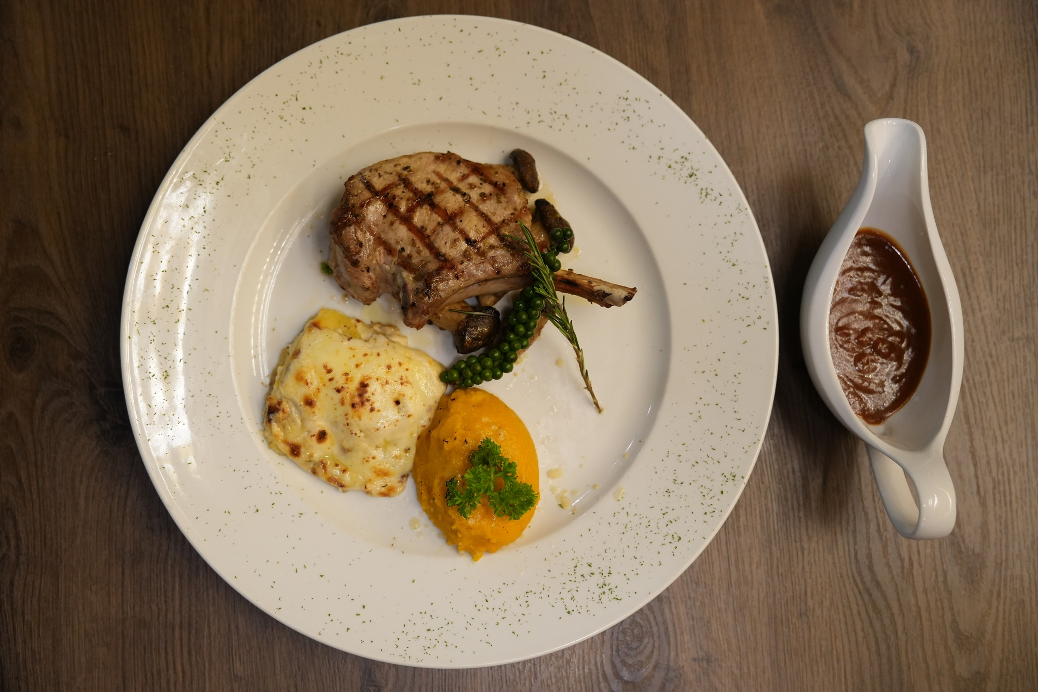 Sườn Heo Iberico tại Cardi Pizzeria