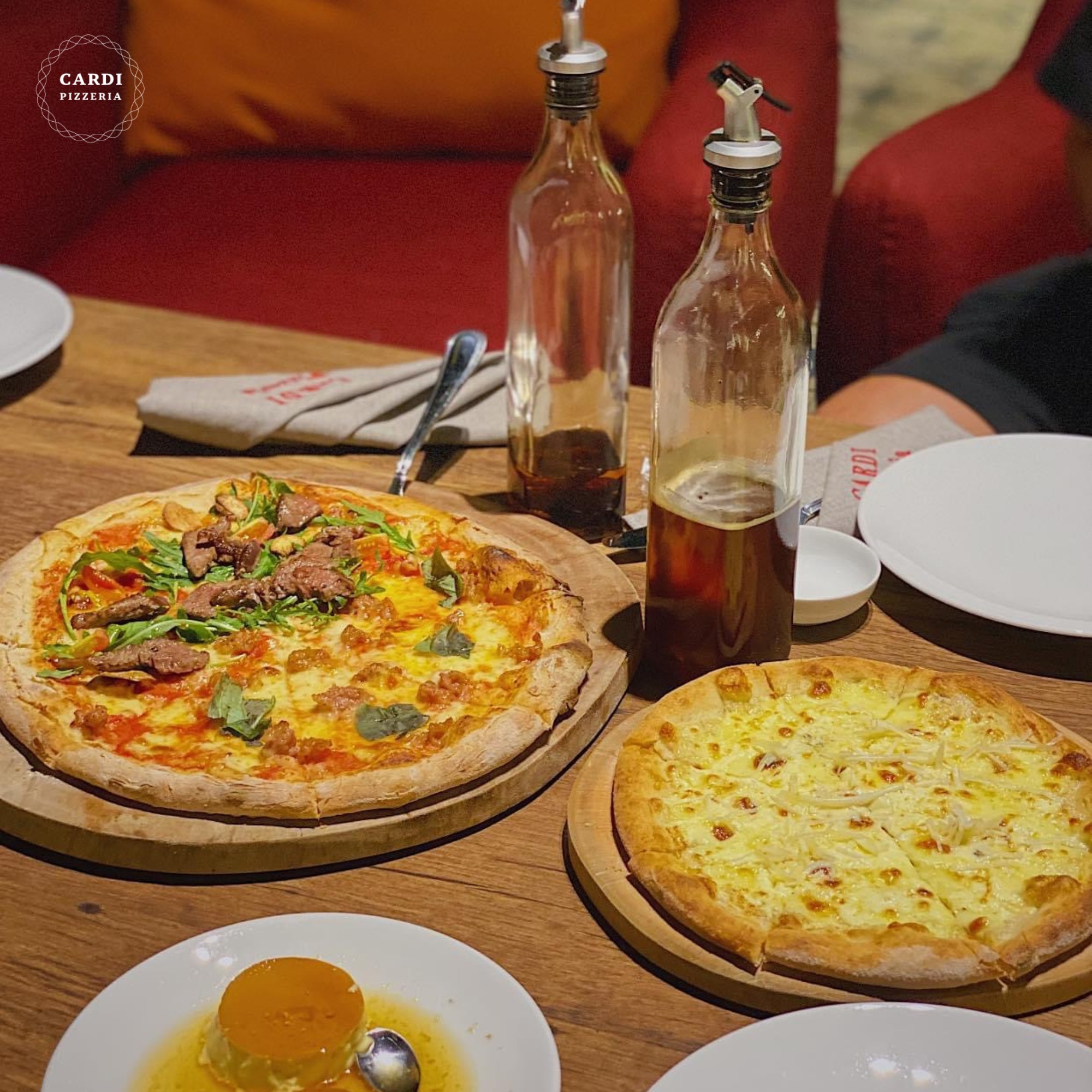 Pizza ” chiên phồng” tên gọi dễ nhớ của những chiếc Pizza gối cổ điển