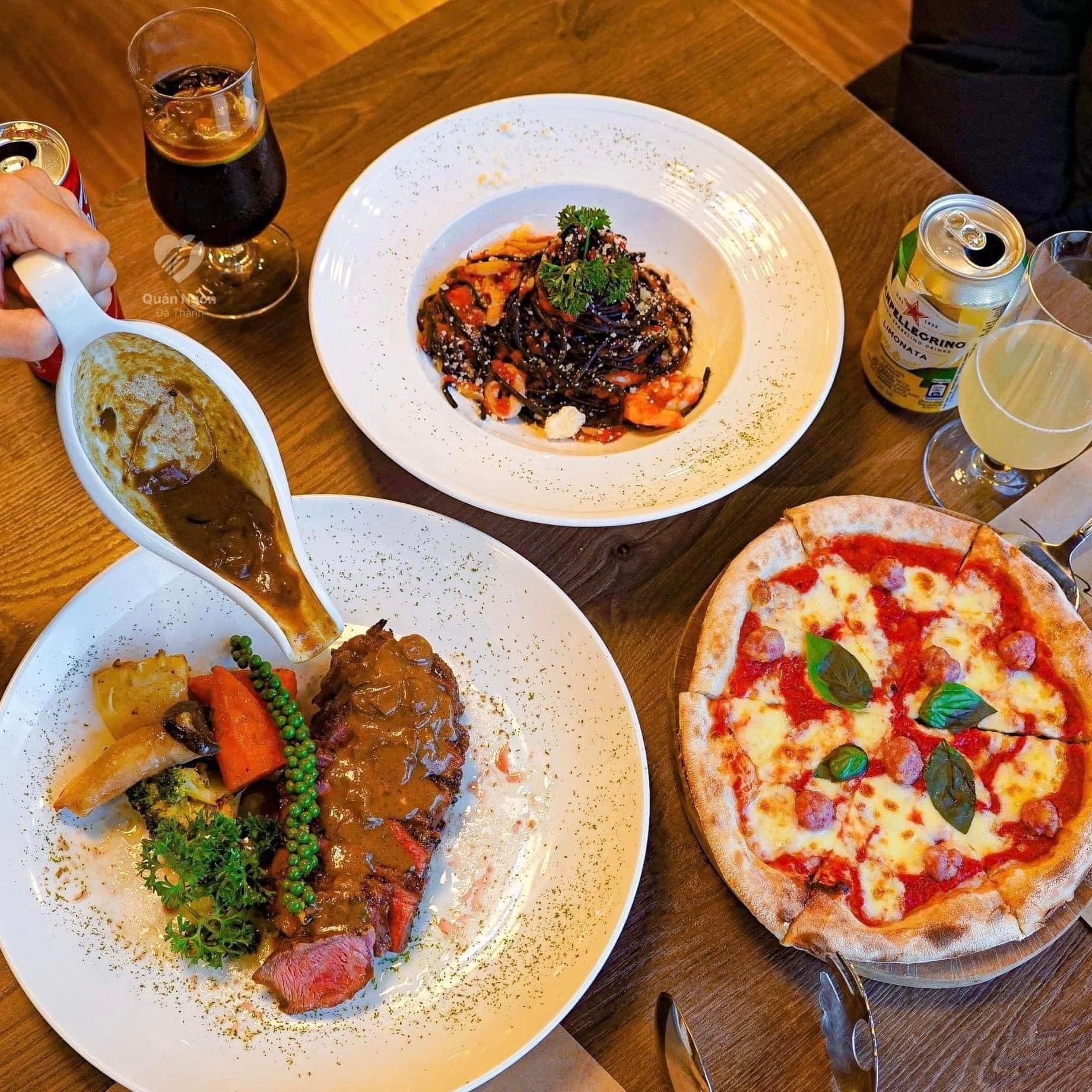 Chọn pizza đế dày hay mỏng ngon hơn?