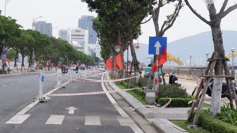 Đẩy Nhanh Tiến Độ Thi Công Phố Đi Bộ Ven Sông Hàn