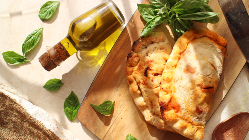 CALZONE AL PROSCIUTTO E FUNGHI – CHUYỆN ĐÊM MƯA