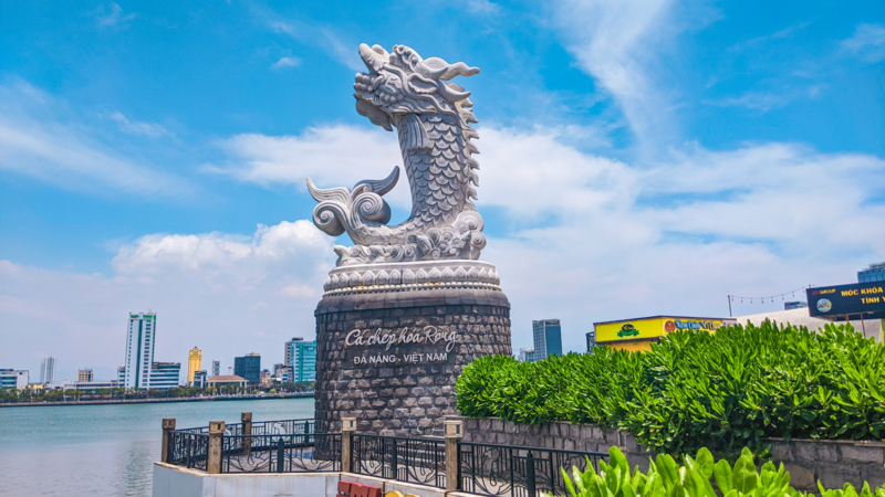 Tượng cá chép hóa Rồng Đà Nẵng