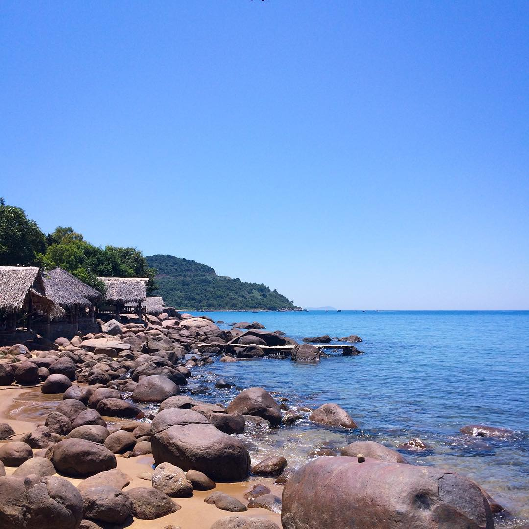 Tận hưởng vẻ đẹp hoang sơ của Bãi Rạng Quảng Nam